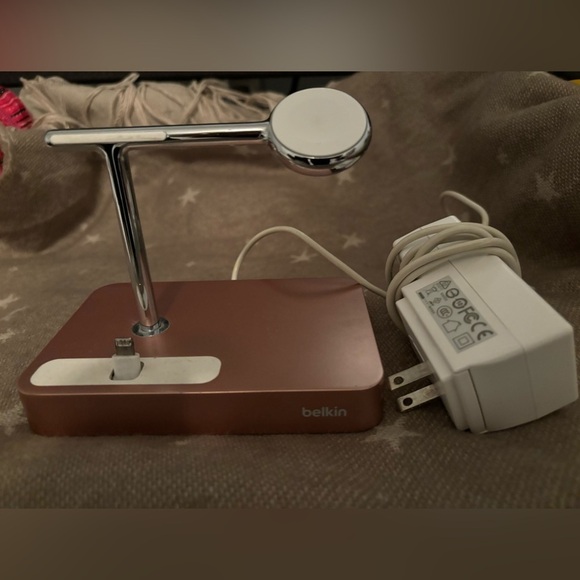 Belkin valet charging dock for iphone and apple watch - Picture 4 of 6